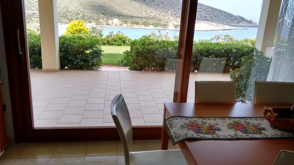 Tholos Bay Suites Kavousi  Bilik gambar