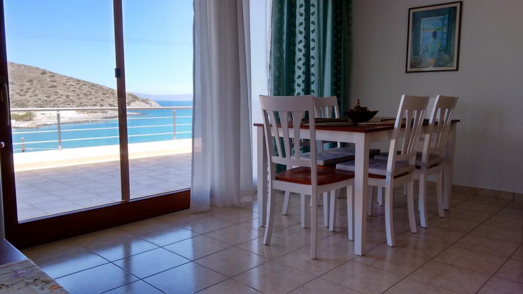 Tholos Bay Suites Kavousi  Bilik gambar